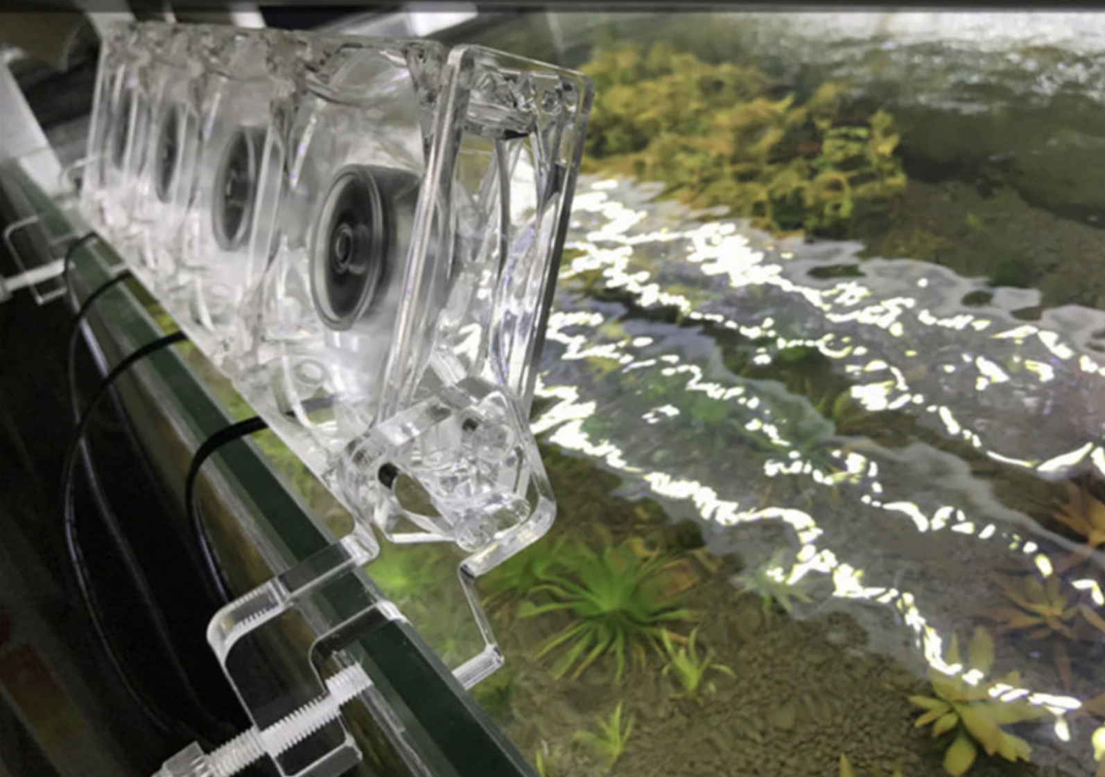 Transparante regelbare aquarium cooler